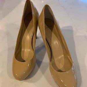 Joan & David sz 7 pumps